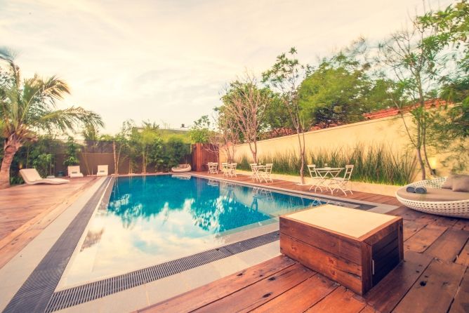 Pool & terrace