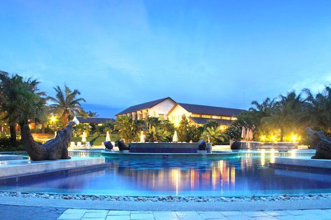 Swimming pool