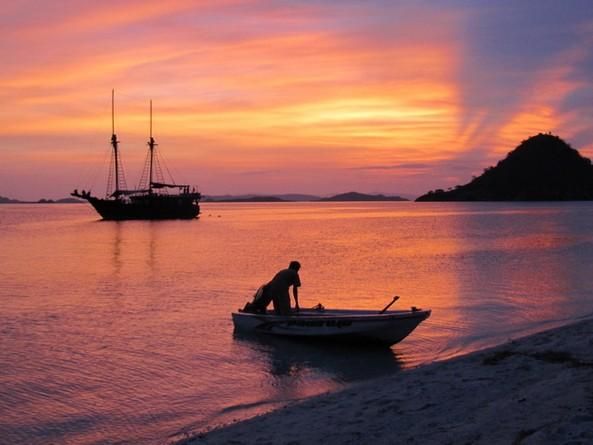 Easily hop ashore