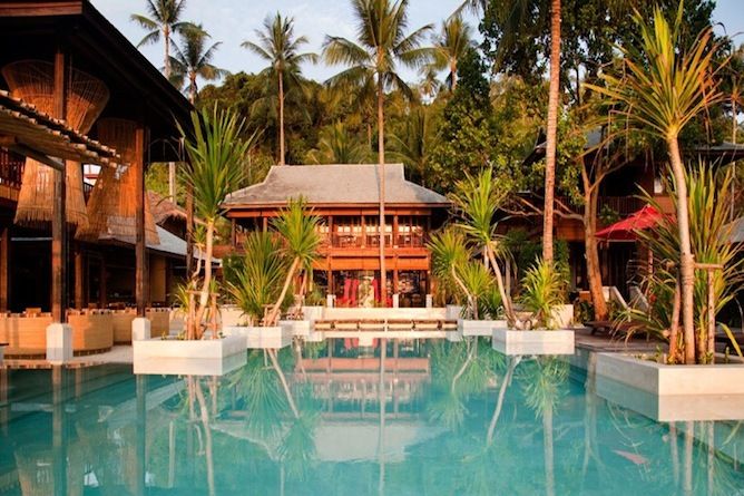The Bistro @ The Beach restaurant overlooks the infinity pool