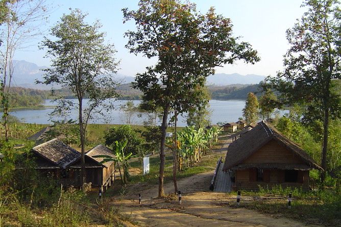 Double bedded standalone huts located by the lake