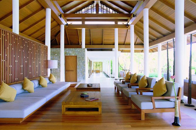 Hotel lobby & reception