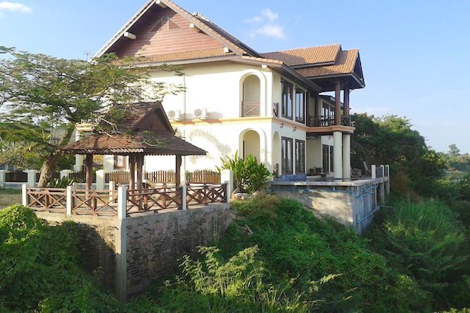 Rear elevation of the hotel with riverside terrace