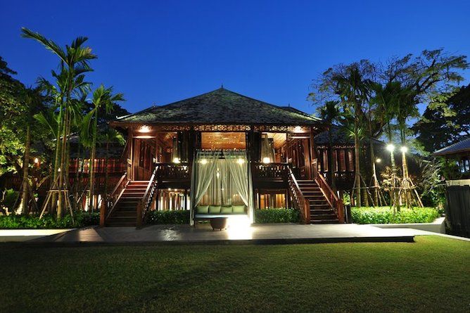 137 Pillars House facade at night