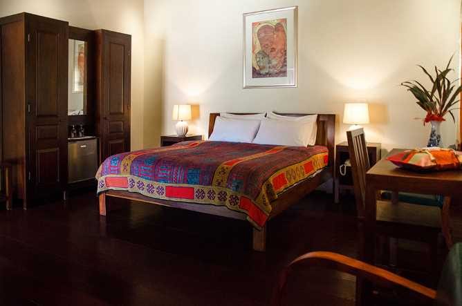 Swimming pool view room