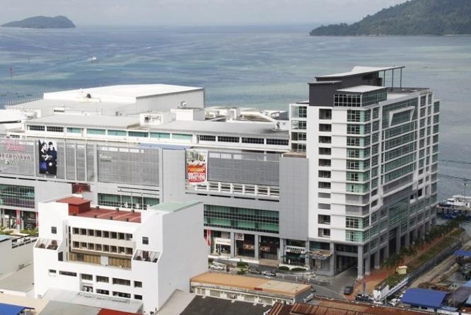 Hotel Grandis exterior