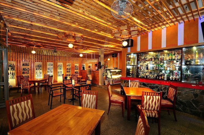 Rendez-vous bar and cafe