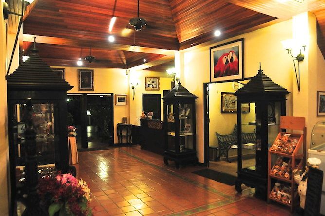 Resort entrance & reception area