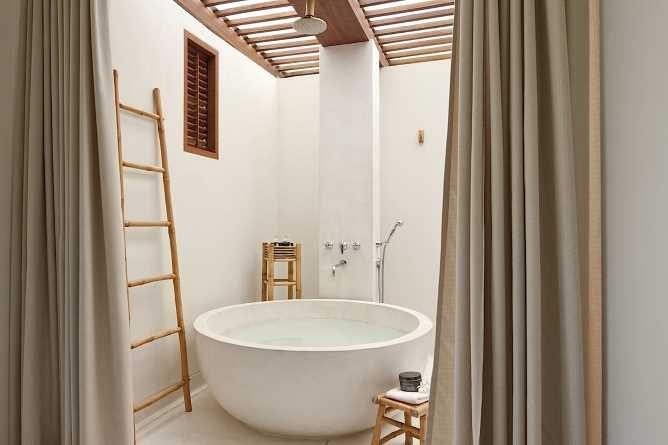 Deluxe Balcony Room - bathroom
