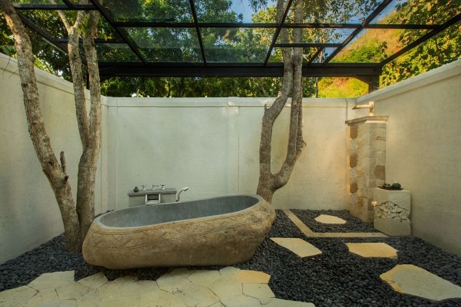 Executive Villa bathroom