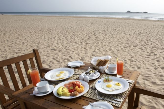 Breakfast on the beach