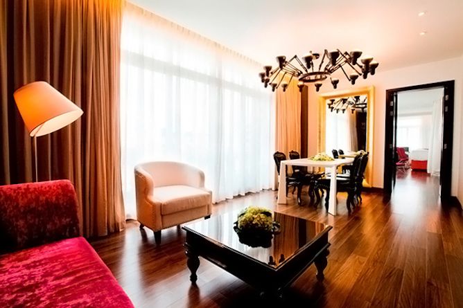 Grand suite living area