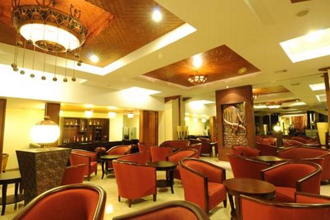 Lobby lounge
