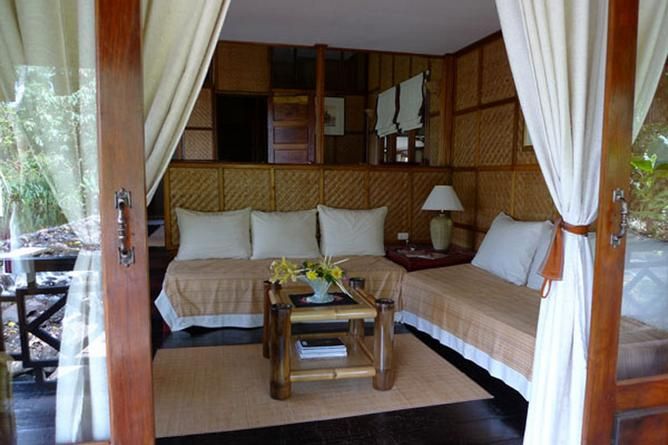 Private seating area for suite in Lodge One