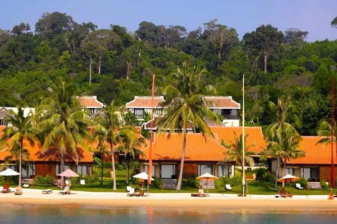 Chen Sea's beachfront villas