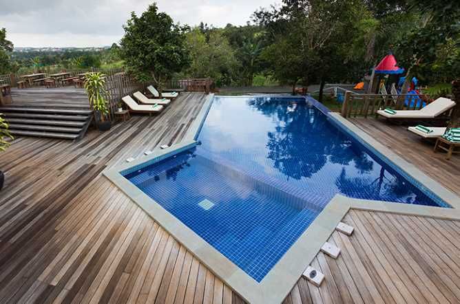 Pool area