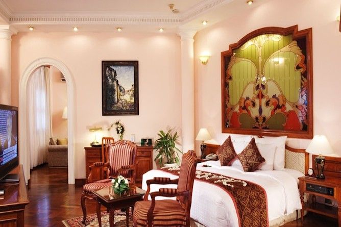 Colonial suite