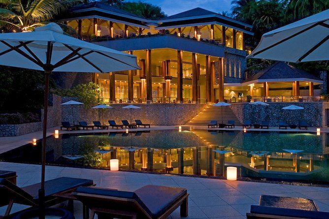 Rear facade of the hotel and swimming pool