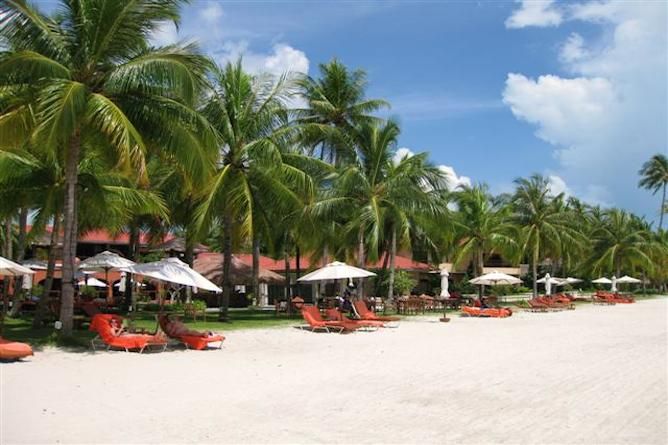 Casa del Mar beach