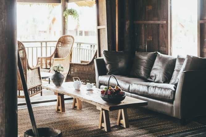 The cosy Cigar & Cocktail Lounge