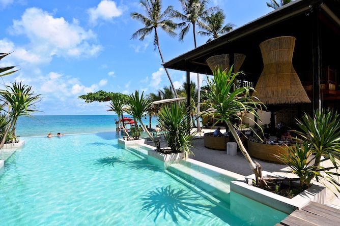 Main ocean front infinity pool