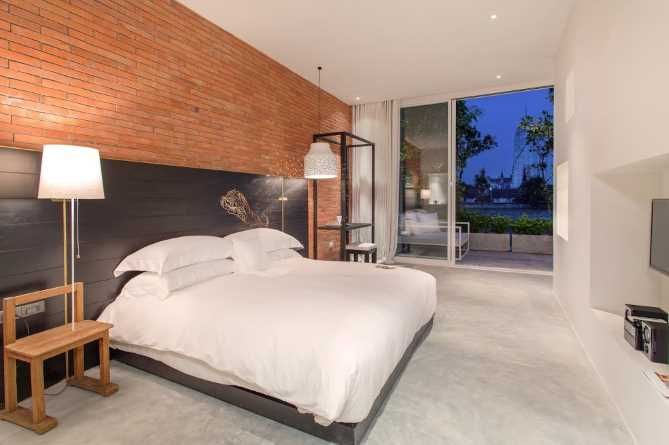 Deluxe river view room
