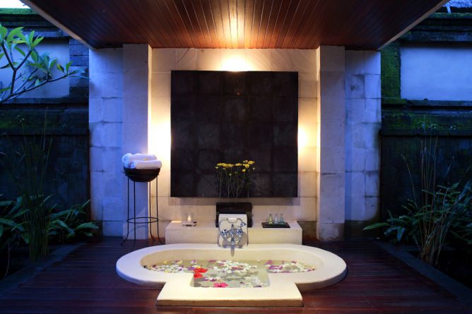 Village Suite Villa One bathroom