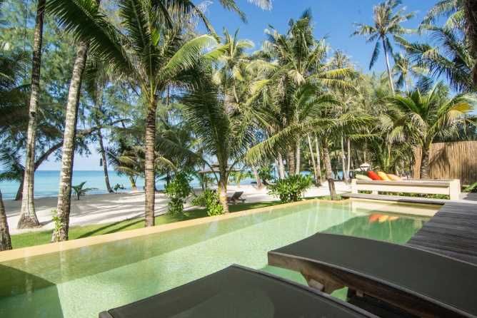 Sea views from Beachfront Pool Suite
