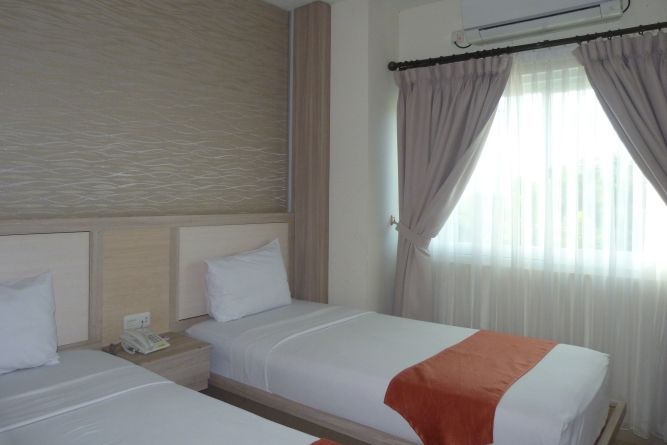 Twin room interior