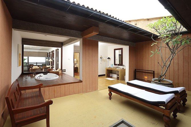 Suite outside area