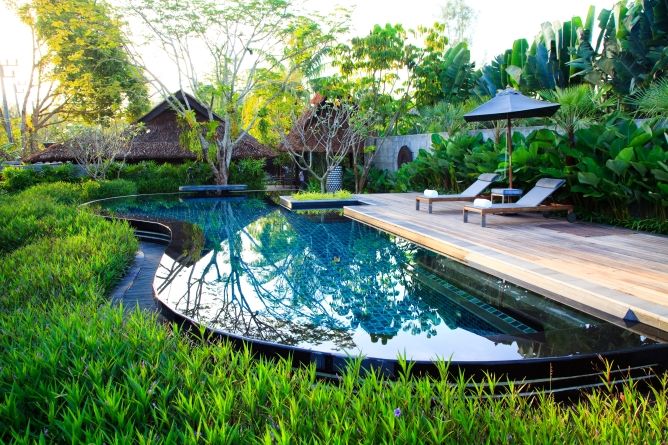 The pool of a private pool villa