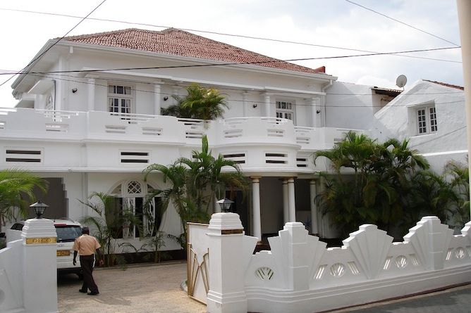Front elevation of Deco on 44