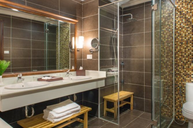 Junior suite bathroom