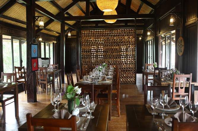 Restaurant & bar
