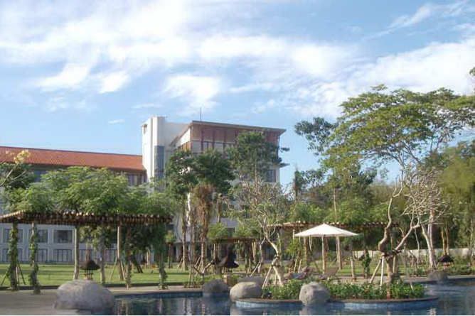 Set in tropical gardens