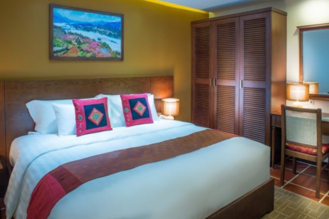Junior suite bedroom