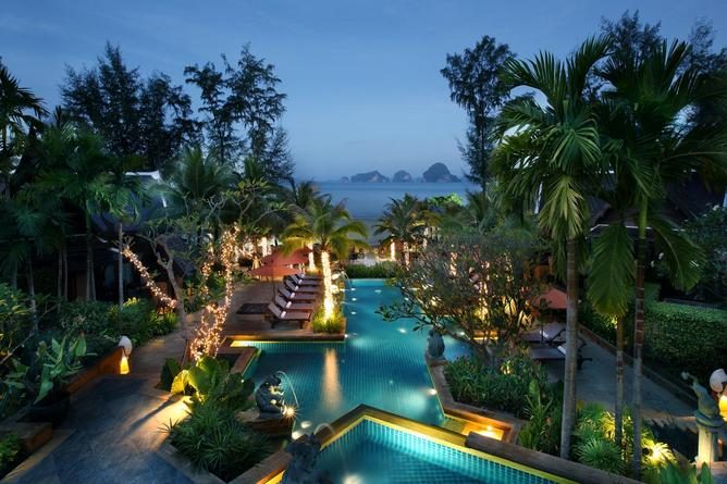 Freeform swimming pool overlooking the sea
