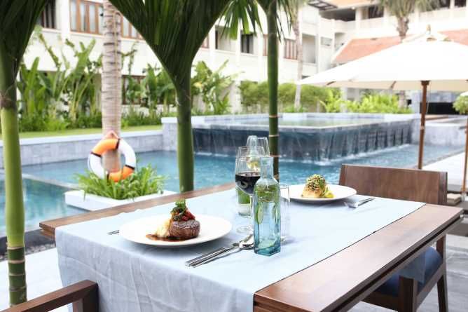 Poolside dining