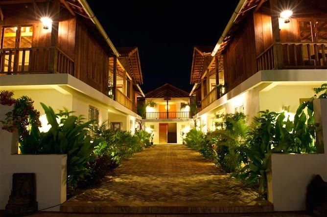 The hotel by night