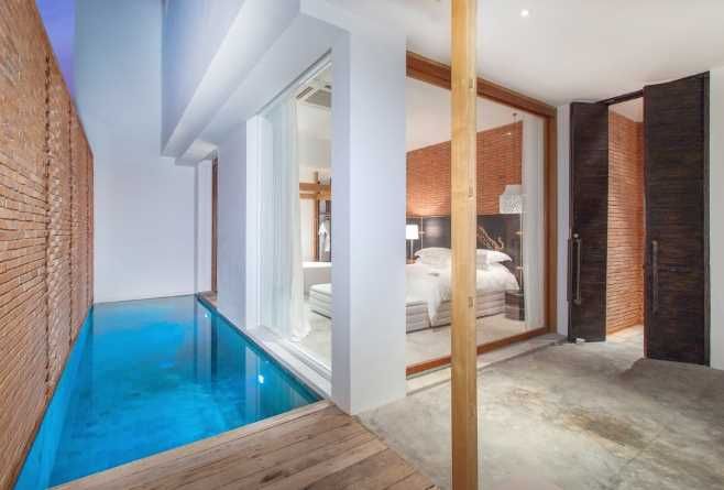 Pool suite
