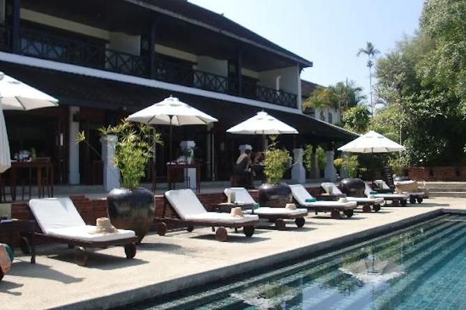 Pool & sun terrace