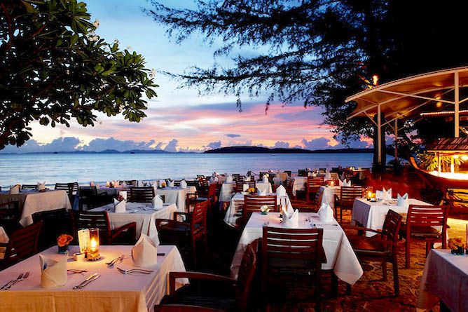 On The Rocks bar & grill
