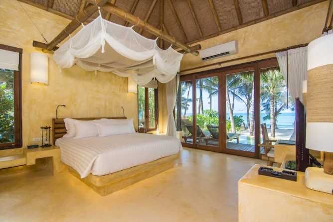 Beachfront Pool Suite interior