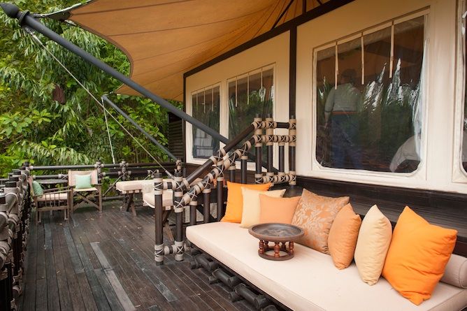 Deluxe tent deck
