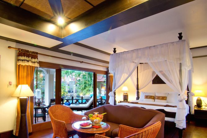 Deluxe room with pool access