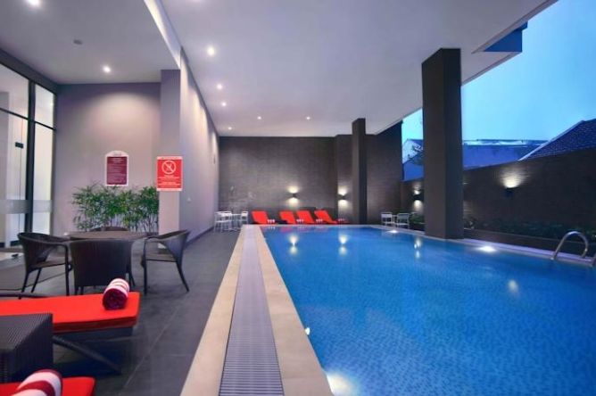 Swimming pool