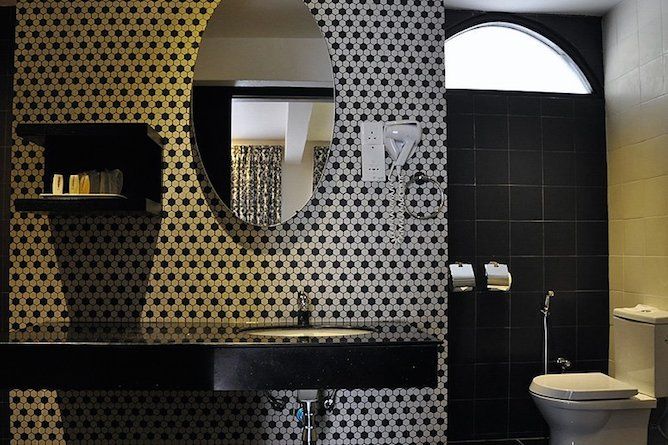 Modern & well equipped bathroom
