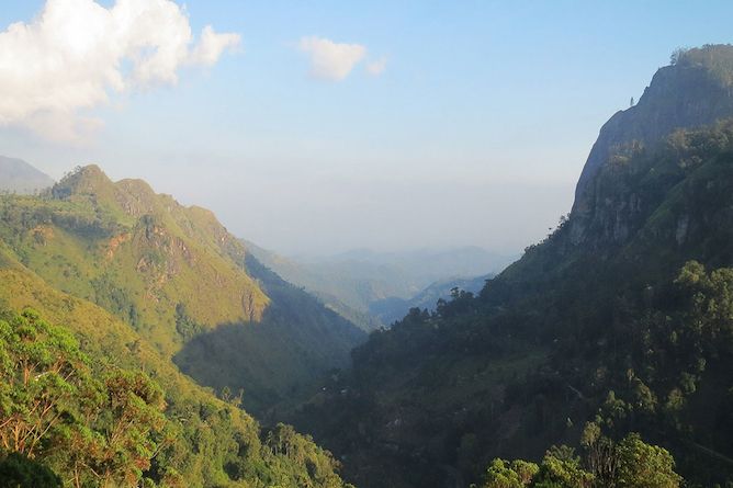 The truly spectacular view through Ella Gap