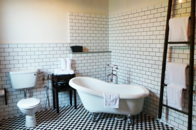 Room Han bathroom