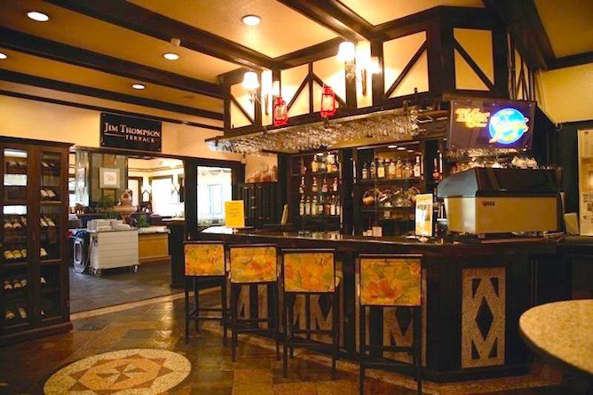 Lobby bar